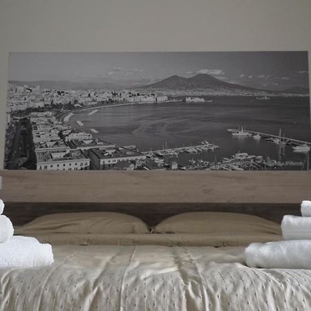 Donna Vicenza Bed & Breakfast Наполи Екстериор снимка